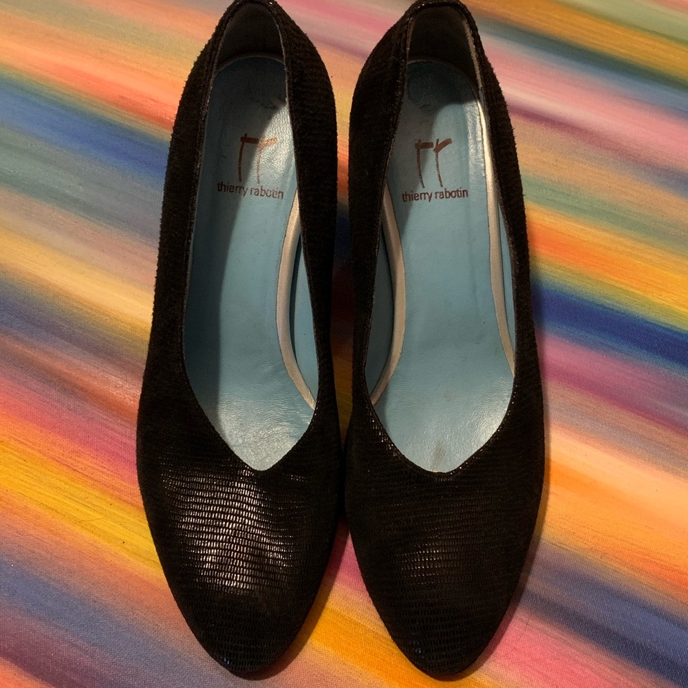 Thierry Rabotin EUC black shimmery suede heels